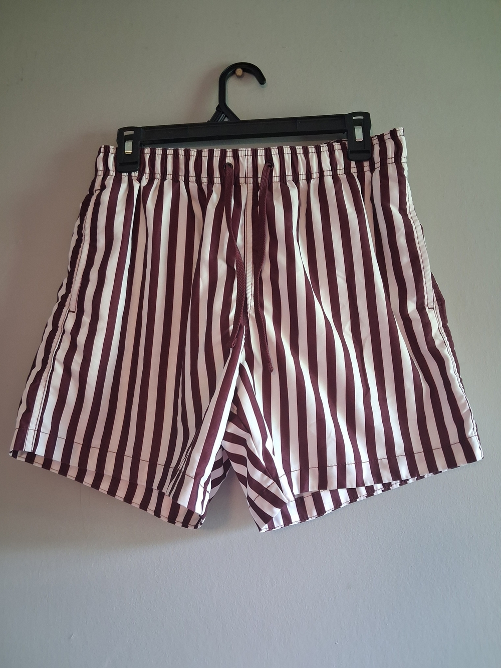 H&M Men's Vertical Stripe Swim Trunks in Maroon and White